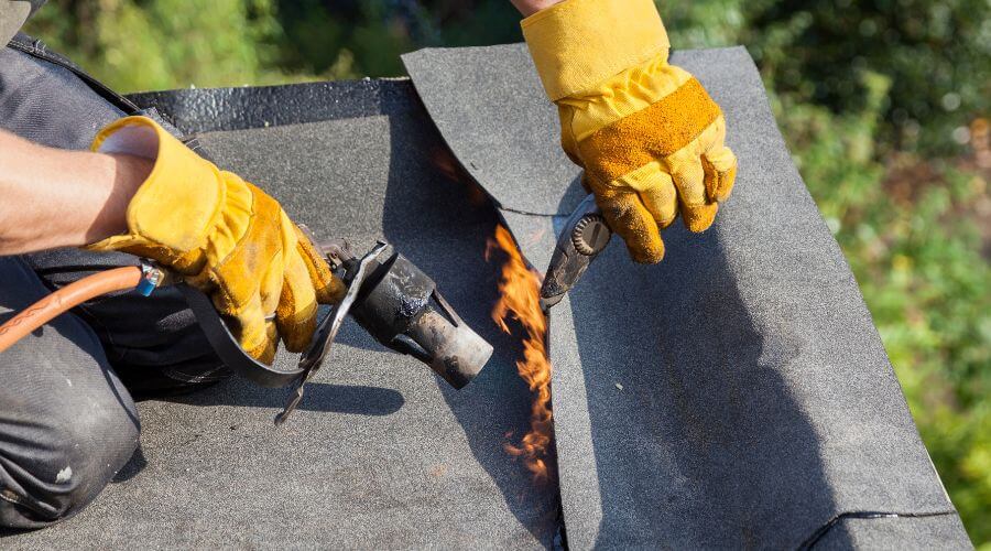 Professional gutter cleaning in Los Banos, CA